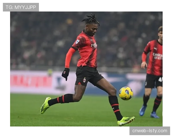 从混乱到有序：通讯记录AC米兰在皮奥利治下进攻风格的阶段性转变